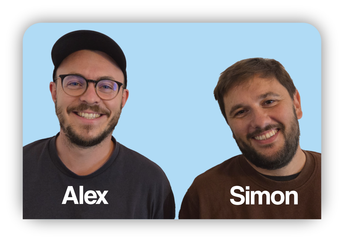 Une photo des auteurs du jeu. Souriants, ils ont l'air très sympathiques.